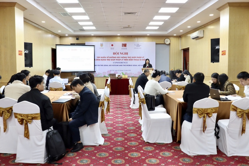 Tập huấn đường dây nóng trợ giúp pháp lý và ứng dụng trợ giúp pháp lý trên điện thoại di động